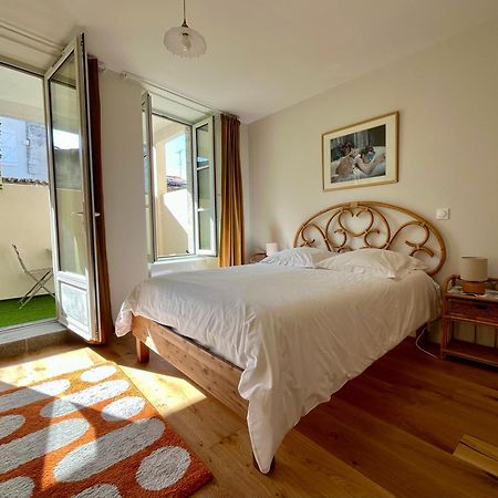 Escapade Vintage Avec Terrasse En Centre Historique Apartment Ла Рошел Екстериор снимка