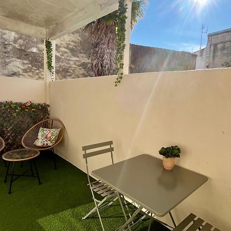 Escapade Vintage Avec Terrasse En Centre Historique Apartment Ла Рошел Екстериор снимка