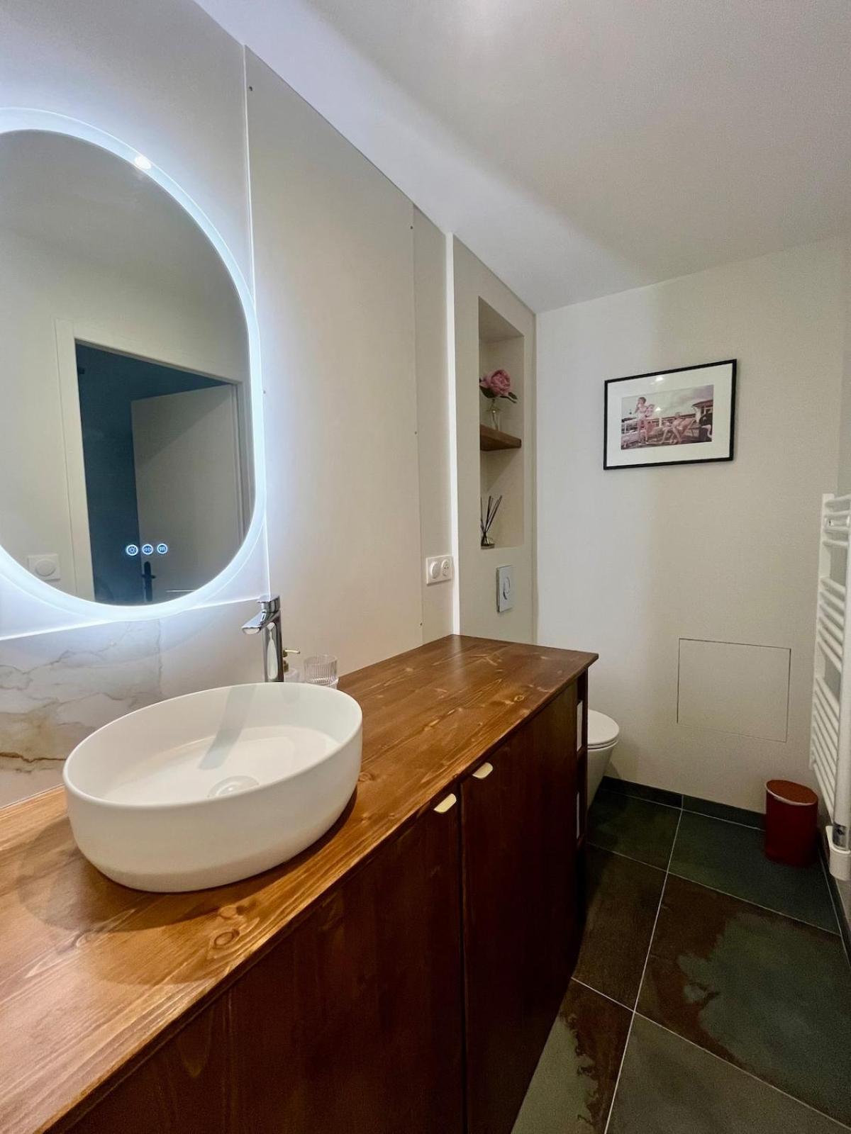 Escapade Vintage Avec Terrasse En Centre Historique Apartment Ла Рошел Екстериор снимка