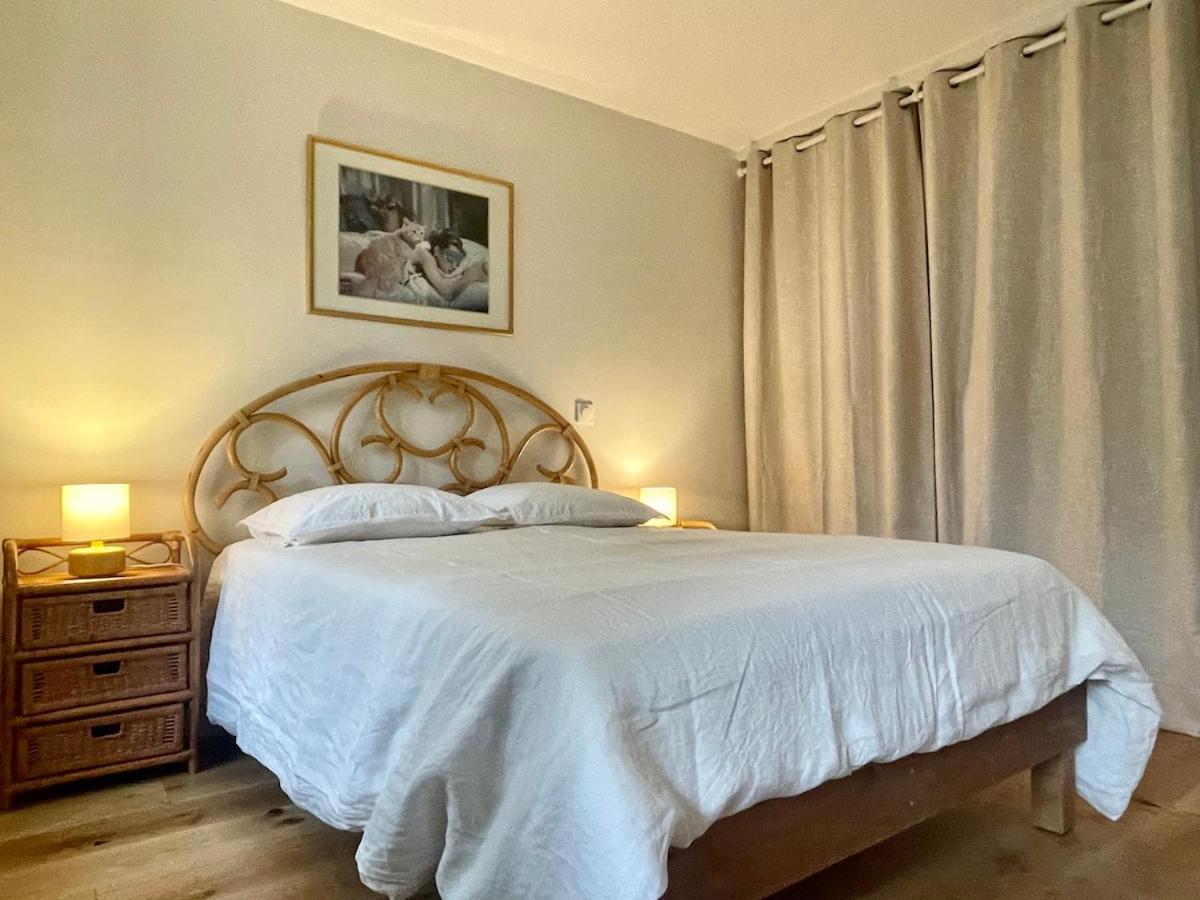 Escapade Vintage Avec Terrasse En Centre Historique Apartment Ла Рошел Екстериор снимка